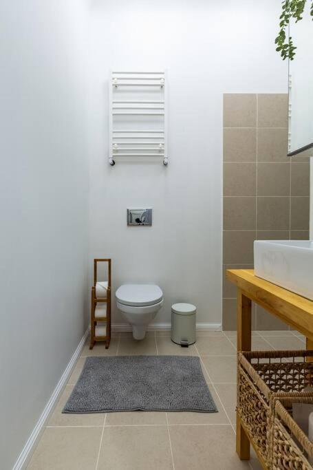 Design With Vintage Twist In Central Apartamento